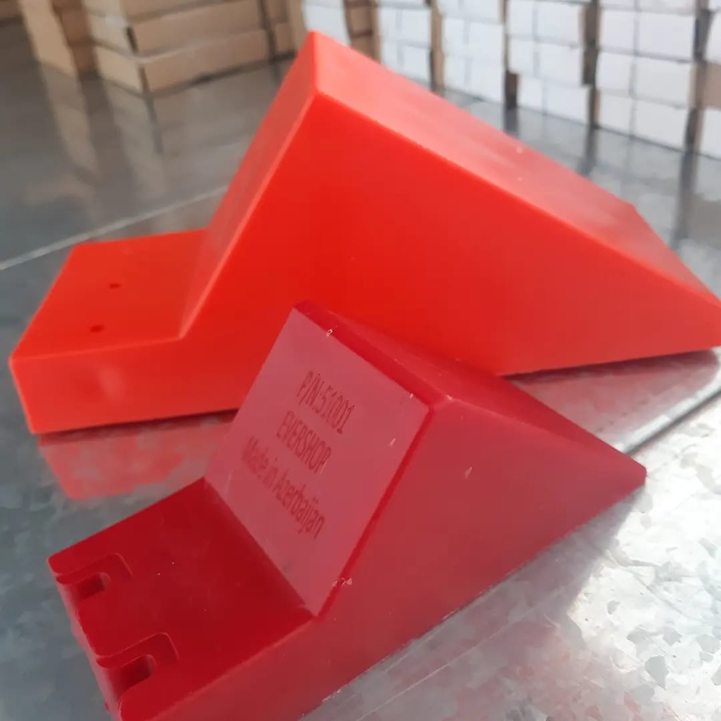 Orange Pipe Chocks Evershop PN81001 Size: 8in x 3in x 3-1/ 2